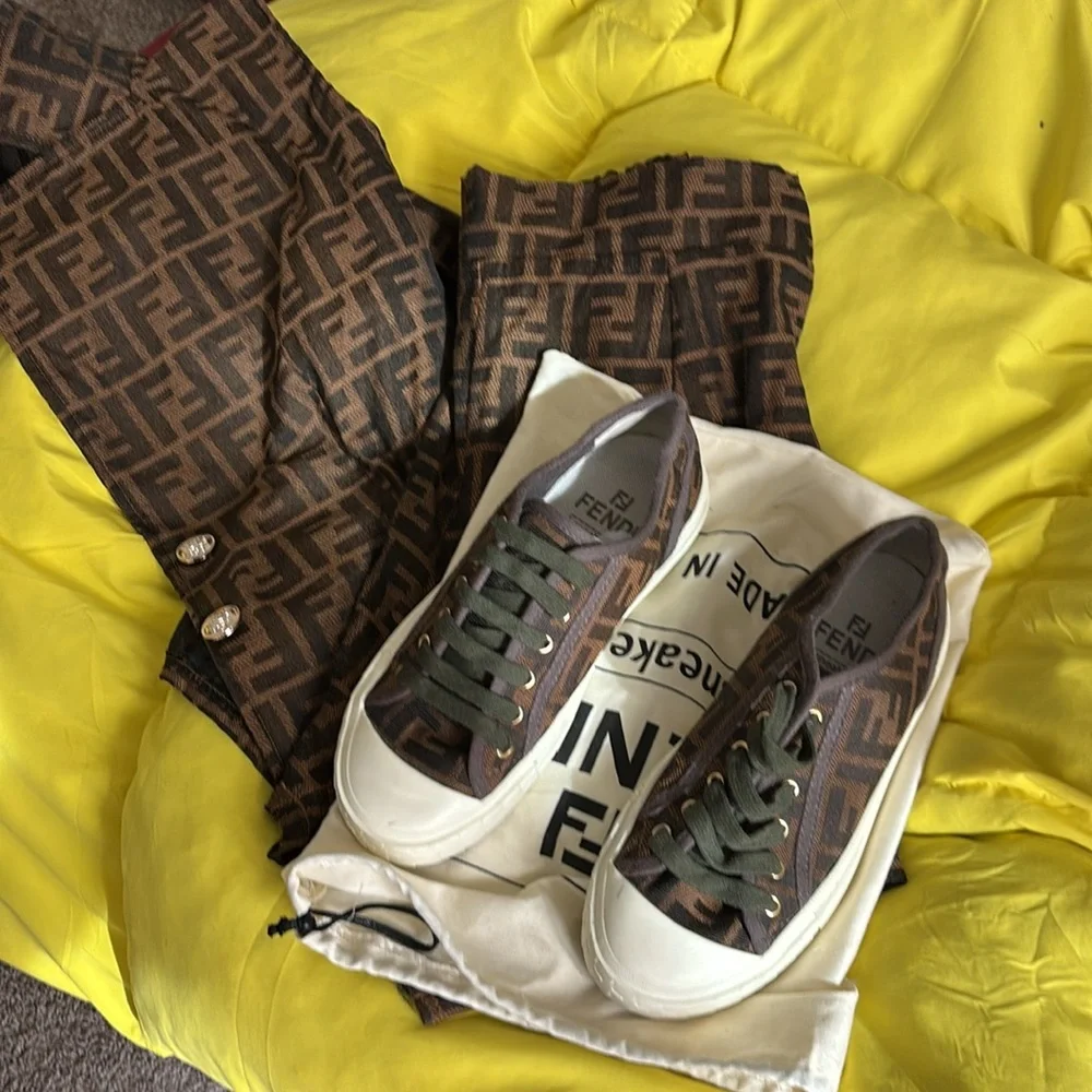 Fendi Brown and Black Monogram vest and sneakers jacket was made from a jacket - Picture 6 of 6